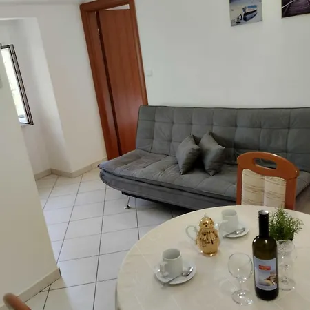 Nevi Apartment