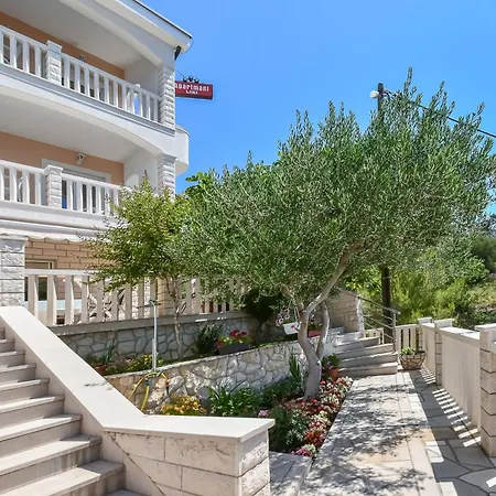 Appartement Nevi Pisak
