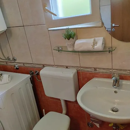 Nevi Apartment Pisak